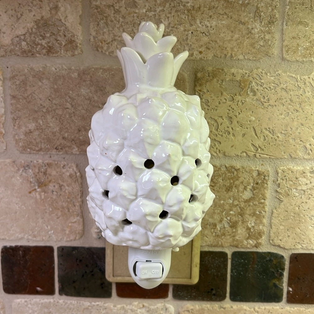 Scentsy Pineapple Warmer
